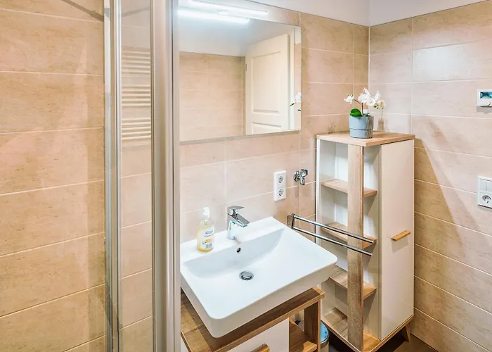 Apartment Nagelneues In Der Hafencity An Der Elbe *