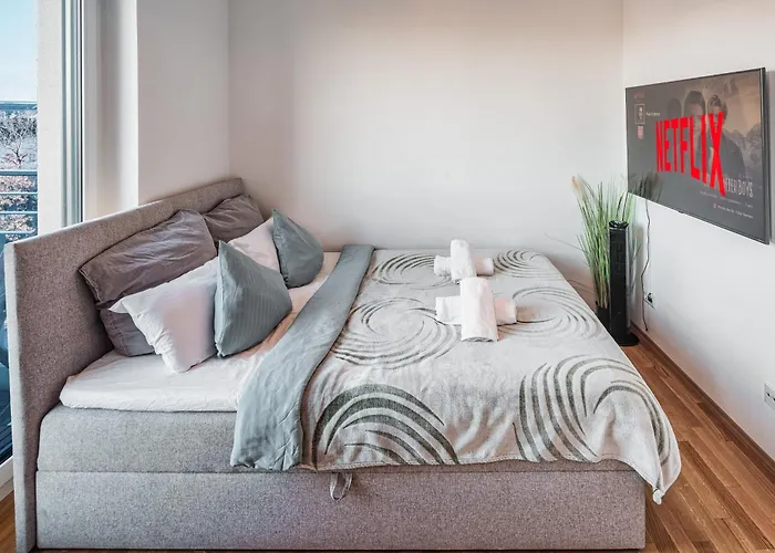 Nagelneues In Der Hafencity An Der Elbe *